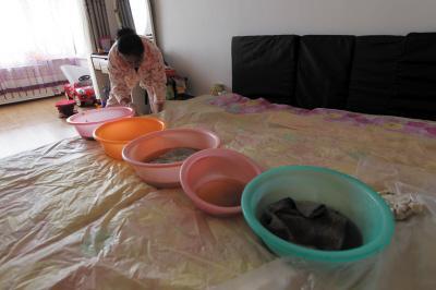 陇西楼上漏水，住户失联，小区没物管，业主维权难！律师来支招……